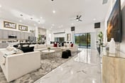 Luxury 15BR Suites, Pool and Themed Bedrooms