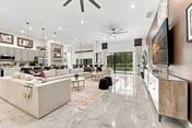 Luxury 15BR Suites, Pool and Themed Bedrooms