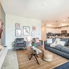 Chic 2Bed Condo at Storey Lake, Mickey Room