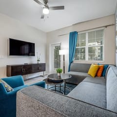 Cozy 2BR condo, Comfort and Prime Location