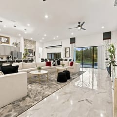 Luxury 15BR Suites, Pool and Themed Bedrooms