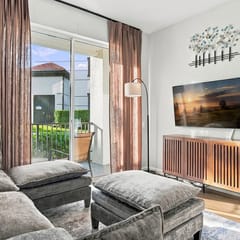 The Orlando Vacation and Work Spot, 3BR, Sleeps 8