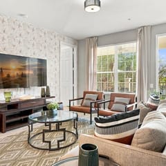 Relax by the Lake,  Spacious 3BR Orlando Stay