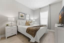 4 Suites, Private Jacuzzi & Prime Location - Image 5