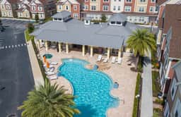 4 Suites, Private Jacuzzi & Prime Location - Image 3