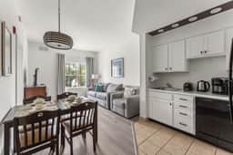 Apartment 1 BR FREE Shuttle to Disney Parks - Image 3