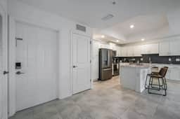 Beautiful Lakeview Retreat Near Disney - Image 2