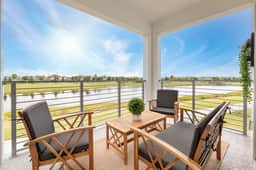 Chic 2Bed Condo at Storey Lake, Mickey Room - Image 3