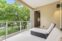 Chic 3BR Retreat, Patio with BBQ, all suites - Image 4