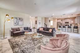 Chic Luxury Decor, Prime Location, Game Room Bliss - Image 4