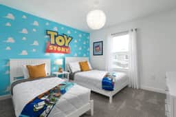 Chic Retreat - Unforgettable Stay - Image 3