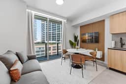 Chic Studio in Downtown Miami with Top Amenities - Image 2