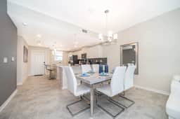 Elegant 2Bed Condo in Storey Lake, Prime Location - Image 4