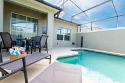 Luxurious Home Theme Beds & Private Pool - Image 2