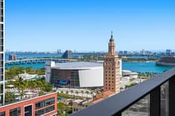 Luxury Miami Stay for 5 Guests - Image 4