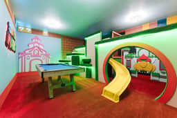 Luxury Themed Villa, Pool, Theater, Game room - Image 2