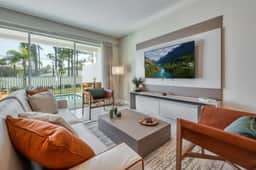 Luxury new home close to the parks - Image 2