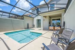 Magical Retreat, Spacious villa 10 min from Disney - Image 3
