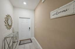 Magical Retreat, Spacious villa 10 min from Disney - Image 5