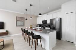 Modern Chic-Spacious, Private Pool, Prime Location - Image 5