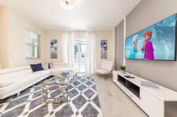 Modern Comfort 4BR Home with Pool - Image 2