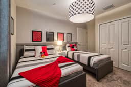 Modern Condo with Mickey Room, a Family Paradise - Image 4