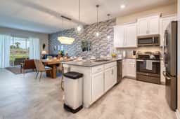 Modern Condo, Spacious Layout and Mickey Bedroom - Image 3