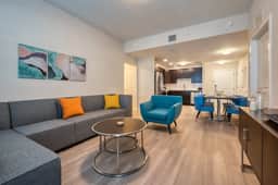 Prime Location-Spacious Condo for 8 Guests - Image 2