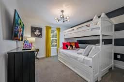Relax in Style at this Spacious 4-Bedroom Villa! - Image 3