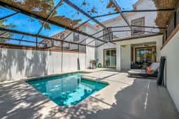Relax in Style at this Spacious 4-Bedroom Villa! - Image 2
