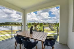 Spacious 2BR, Mickey Bedroom, Lake View - Image 2