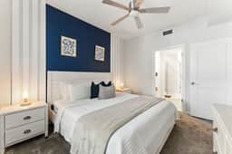Spacious 2BR, Mickey Bedroom, Lake View - Image 3