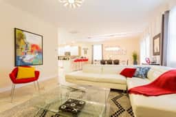 Spacious 5BR, Private Pool, Beautiful Decor - Image 2