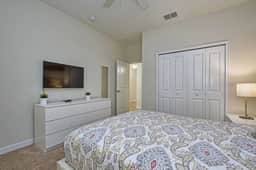 Spacious 6 Bed Home with Pool in Storey Lake - Image 5