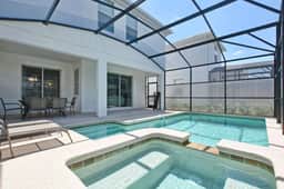 Spacious 6 Bed Home with Pool in Storey Lake - Image 2
