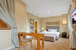 Spacious Luxury 4BR suite near Disney - Image 2