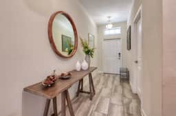 Stunning Home, Private Pool, Great Location - Image 2