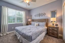 Stunning Home, Private Pool, Great Location - Image 3