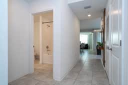 Stylish 2-BR Apt, Sleeps 7, Near Disney Magic - Image 2