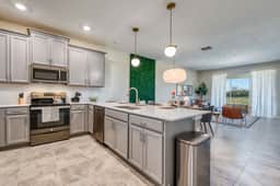Stylish 3BR Condo, Spacious with Mickey Theme - Image 4