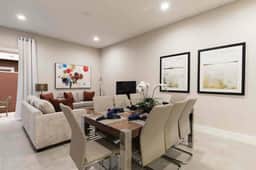 Stylish 4Bed Townhome at Summerville Near Disney - Image 4