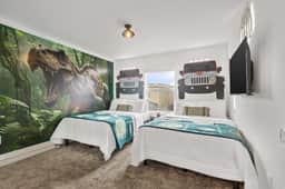 Stylish Family Retreat with Themed Bedrooms - Image 3