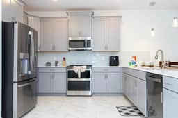 Super nice and spacious 9BDR home - Image 5