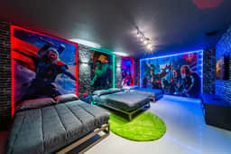 Luxury 9BR Retreat, Pool, Themed Rooms, New Floor - Image 5