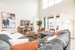 Themed Home 5BR - Private Pool, Prime Location - Image 3
