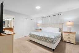 Townhome 4BR with Pool at Storey Lake - Image 3