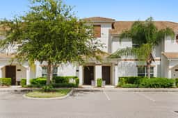 Townhome 4BR with Pool at Storey Lake - Image 5