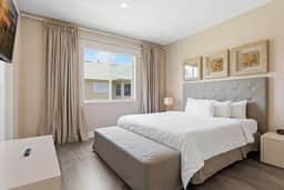 Upscale 3BR suites, Patio with BBQ & Jacuzzi - Image 3