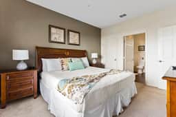 Welcoming 4 BR Sleeps 10 Guests - Image 3