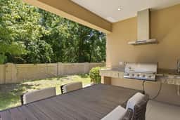 Stylish 4 Ensuite Home Near Disney, free BBQ grill - Image 2